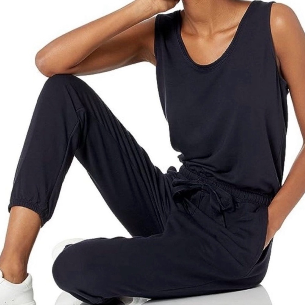 Daily Ritual Women's Sleeveless Black Jumpsuit Size Large One-Piece